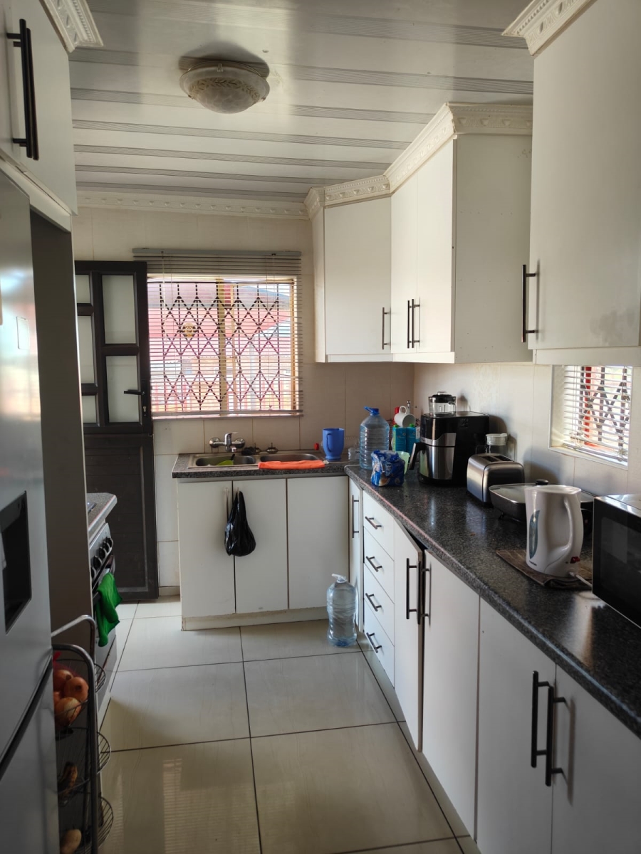 To Let 3 Bedroom Property for Rent in Ikageng North West